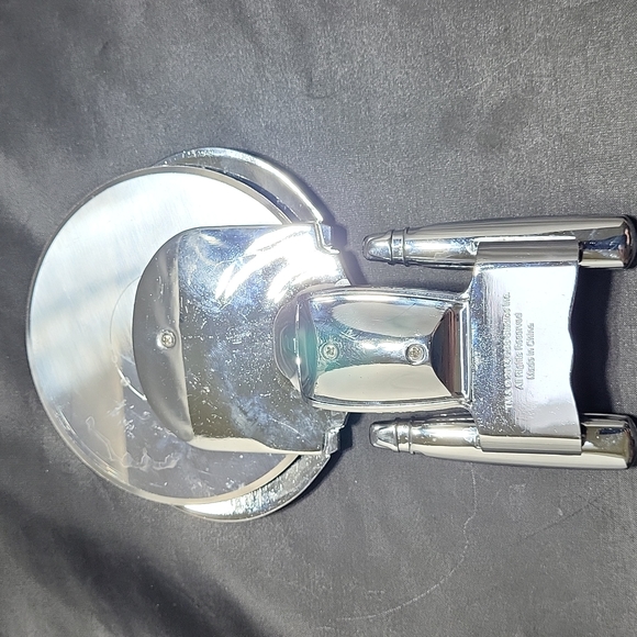 USS ENTERPRISE PIZZA CUTTER. - Picture 9 of 12